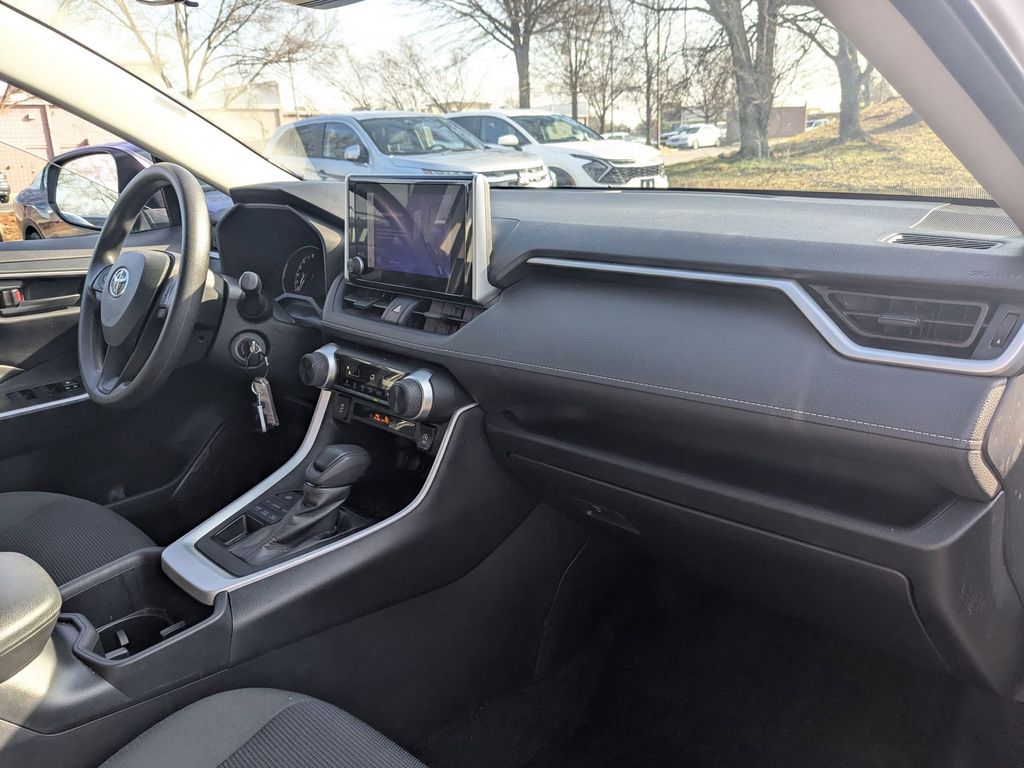 Thumbnail: 2024 Toyota RAV4 - 30