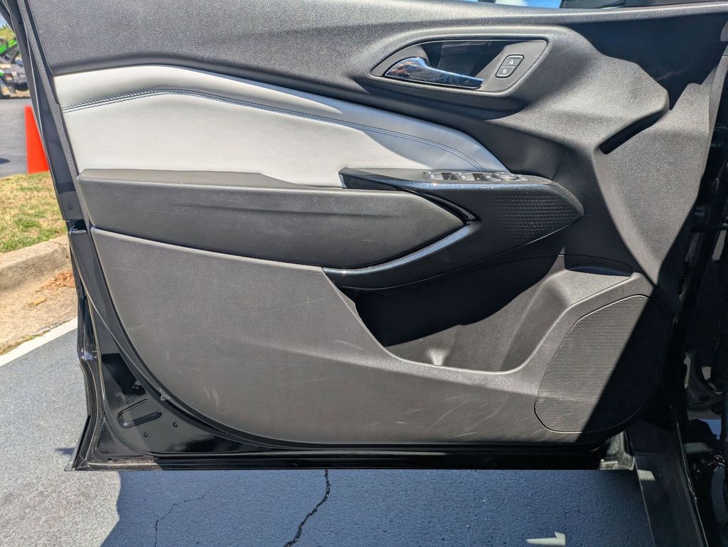 Thumbnail: 2025 Chevrolet Trax - 10
