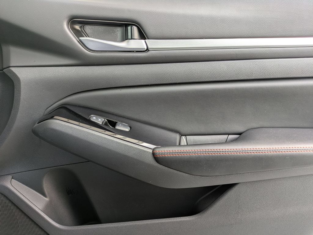 2025 Nissan Altima SR - Photo 32
