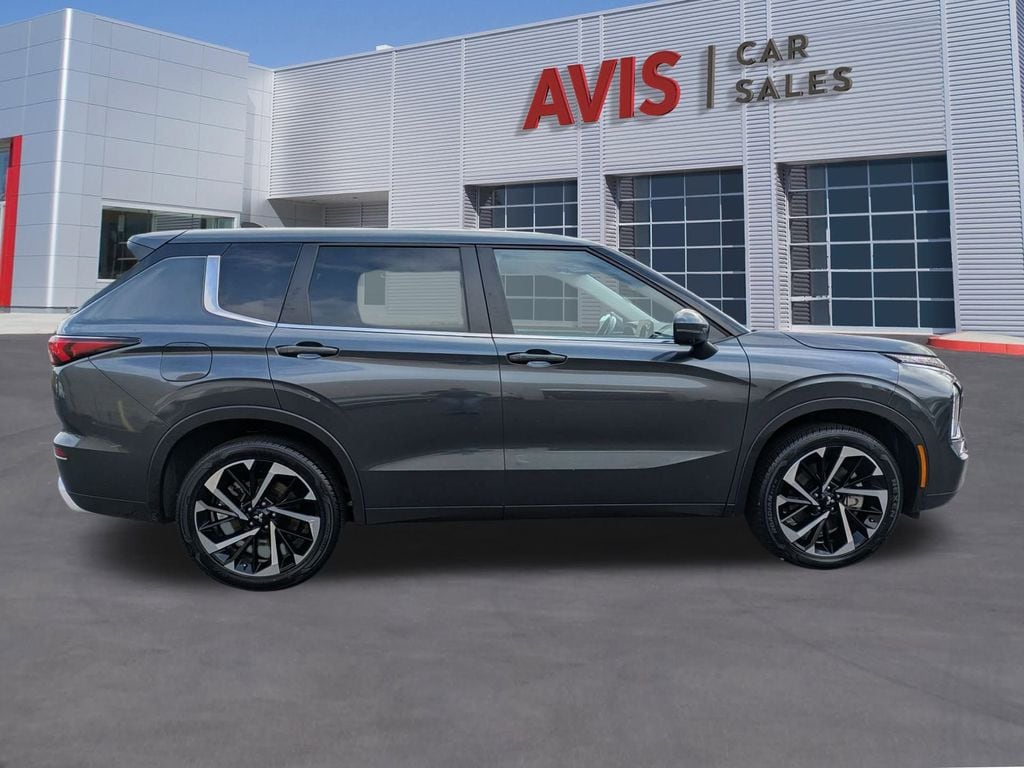 Thumbnail: 2024 Mitsubishi Outlander - 5