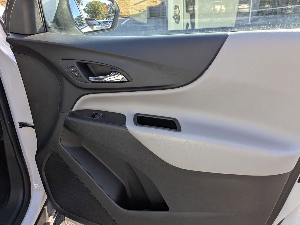 Thumbnail: 2023 Chevrolet Equinox - 30