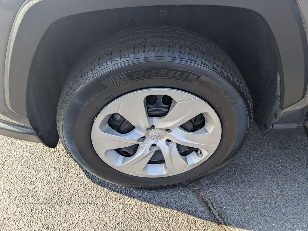 Thumbnail: 2024 Toyota RAV4 - 33