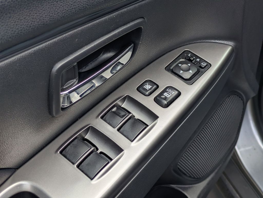 Thumbnail: 2025 Mitsubishi Outlander Sport - 13