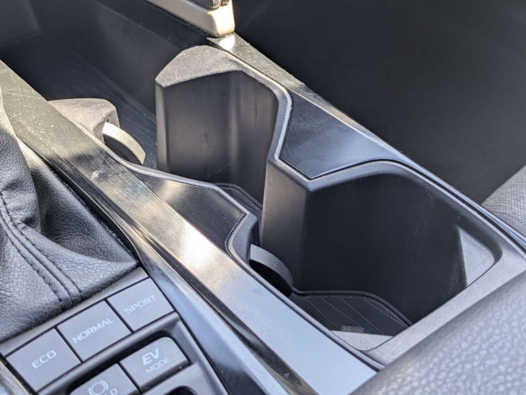 Thumbnail: 2025 Toyota Camry - 18