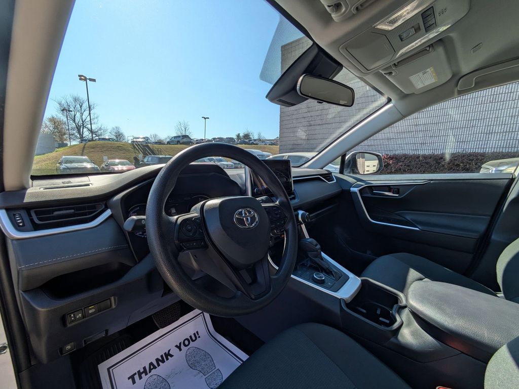 Thumbnail: 2025 Toyota RAV4 - 15