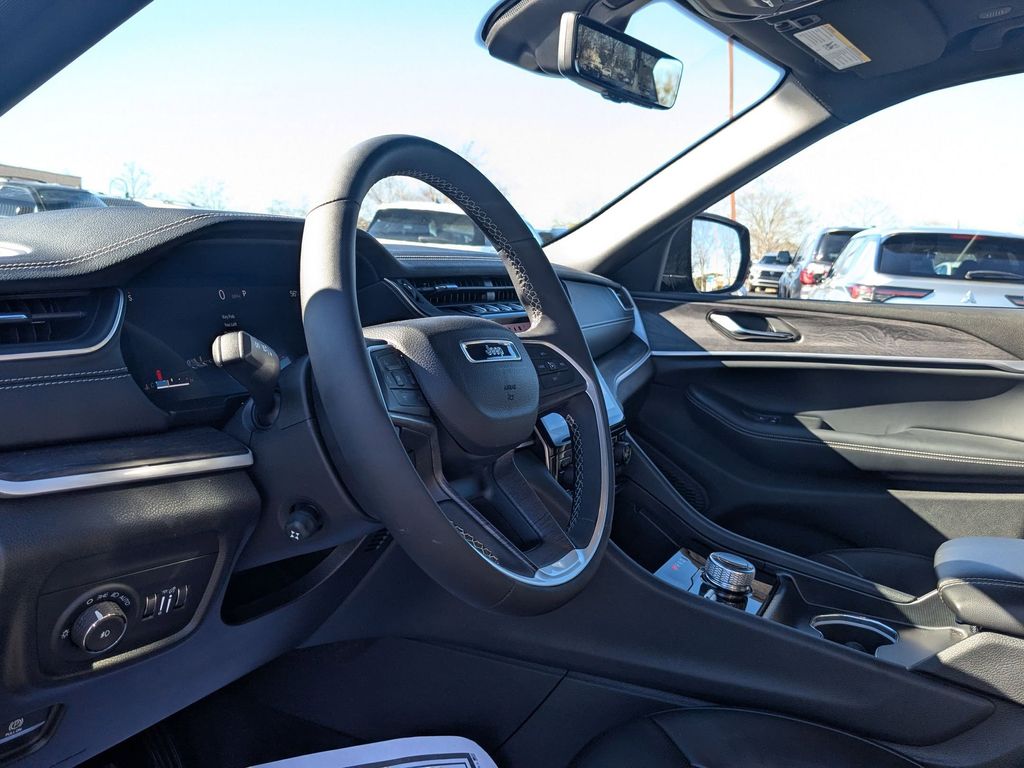 Thumbnail: 2024 Jeep Grand Cherokee L - 14