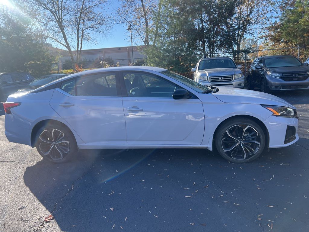 Thumbnail: 2025 Nissan Altima - 9