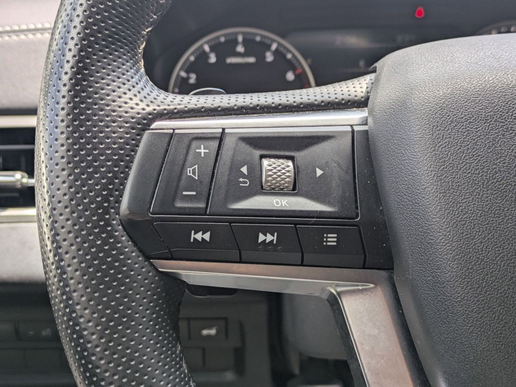 Thumbnail: 2025 Mitsubishi Outlander - 23