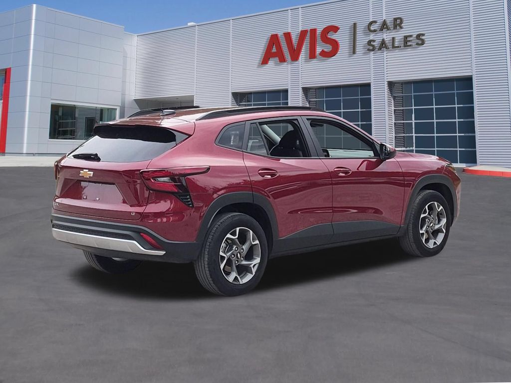 2025 Chevrolet Trax LT - Photo 6