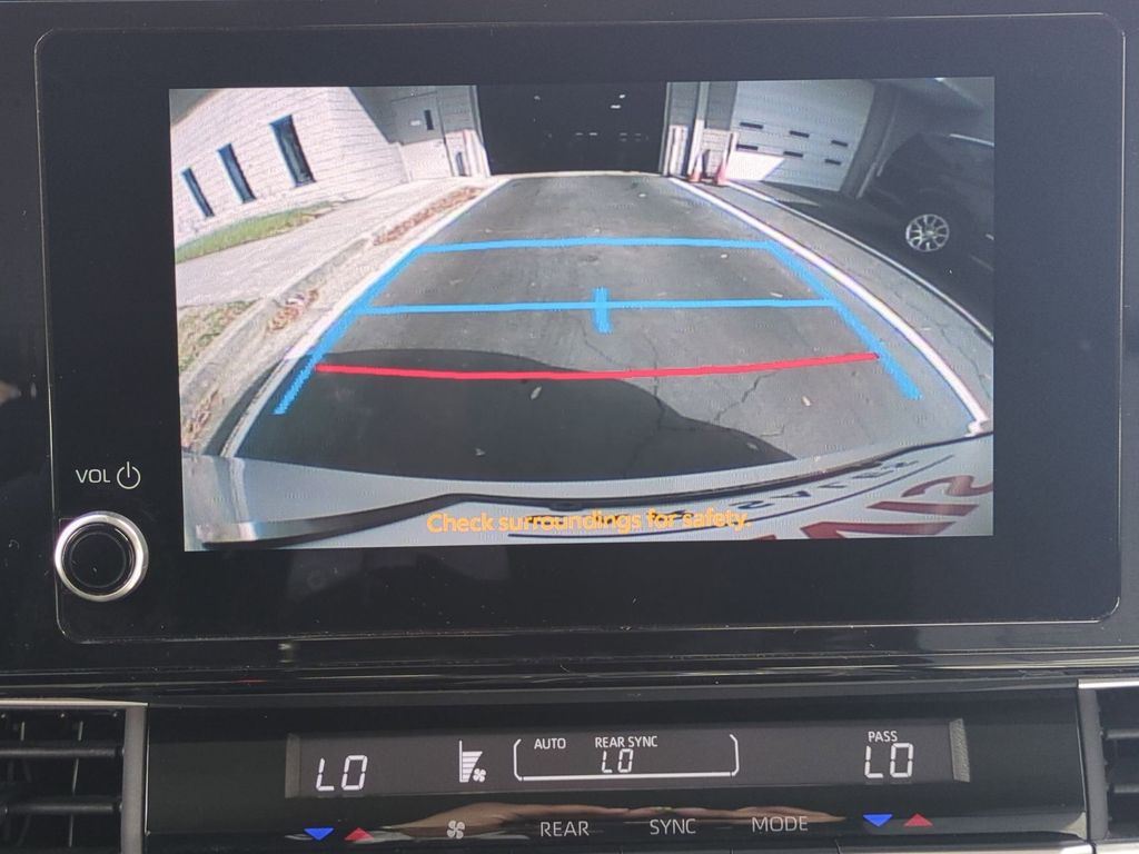 Thumbnail: 2025 Toyota Sienna - 18