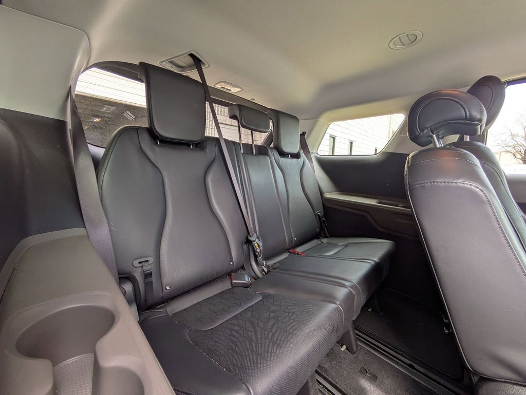 Thumbnail: 2025 Kia Carnival - 29