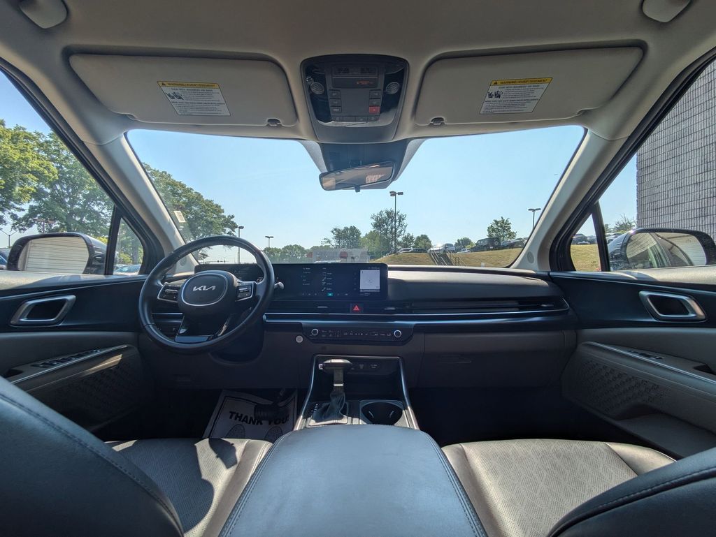 Thumbnail: 2025 Kia Carnival - 22