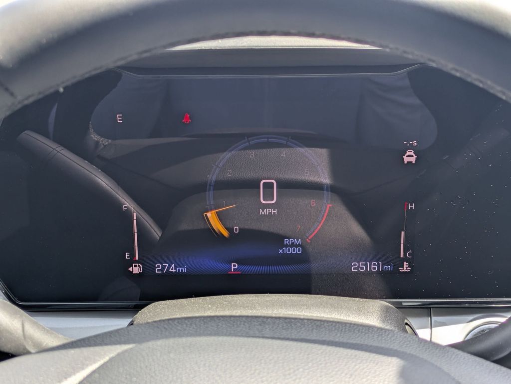 Thumbnail: 2025 Chevrolet Trax - 16