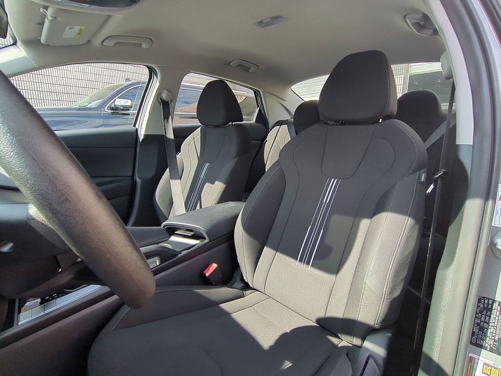 Thumbnail: 2024 Hyundai Elantra - 25