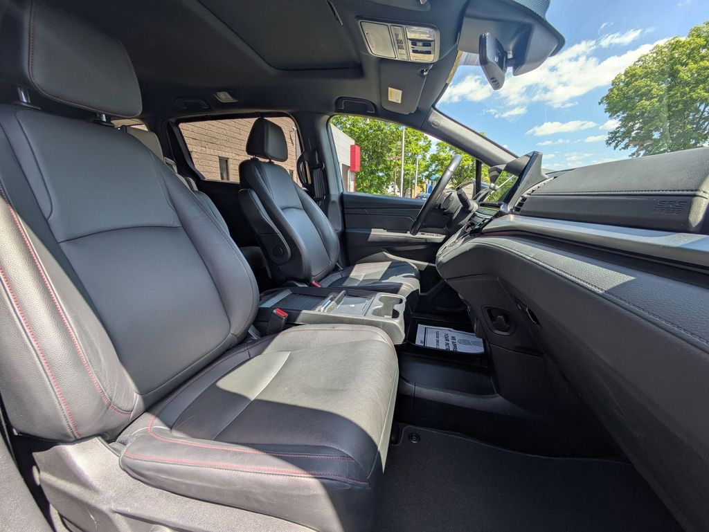 Thumbnail: 2025 Honda Odyssey - 30