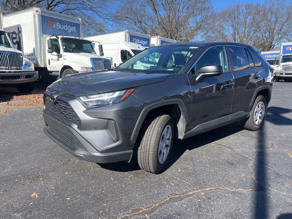 2024 Toyota RAV4 LE's photo