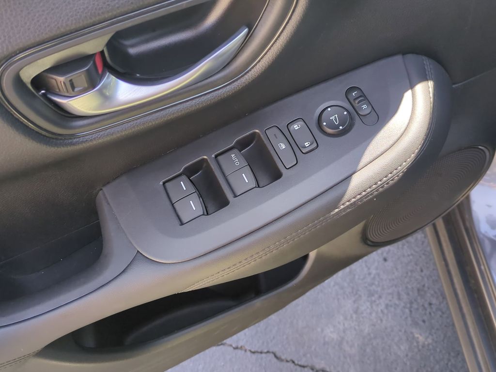 Thumbnail: 2025 Honda HR-V - 13