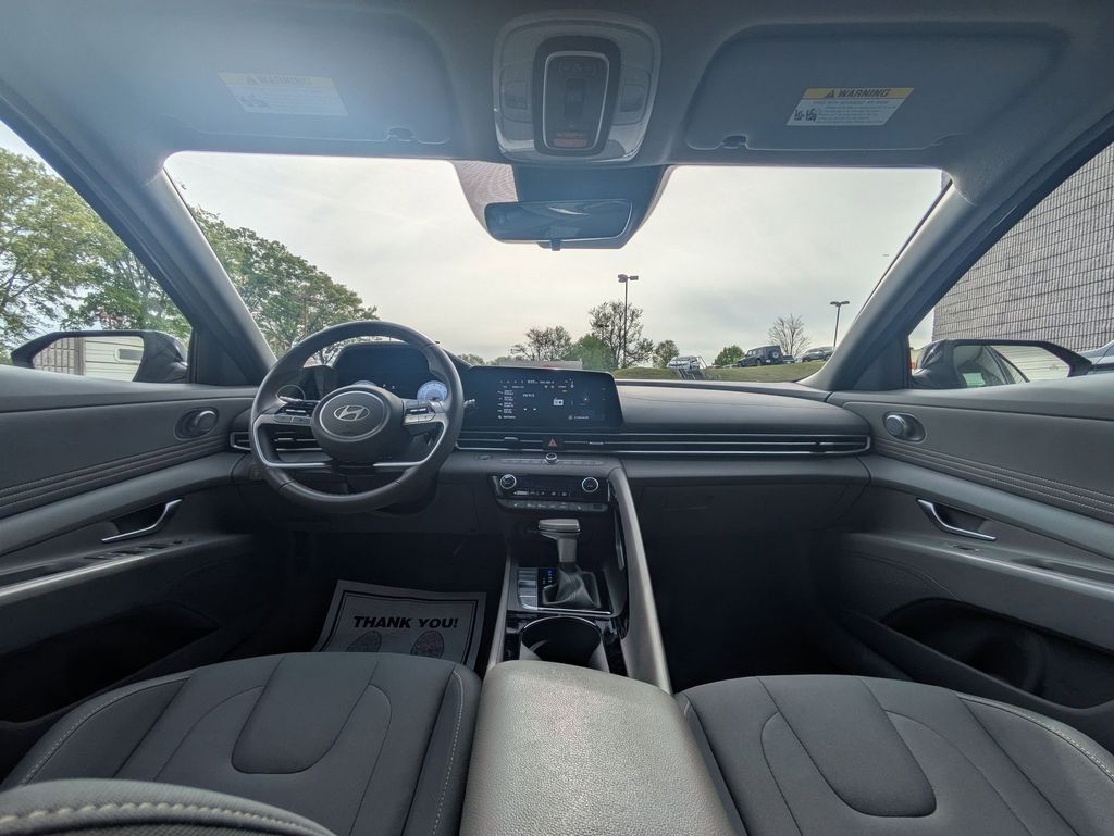 Thumbnail: 2025 Hyundai Elantra - 25