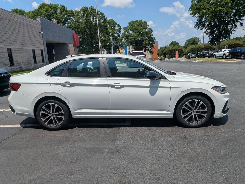 Thumbnail: 2025 Volkswagen Jetta - 5