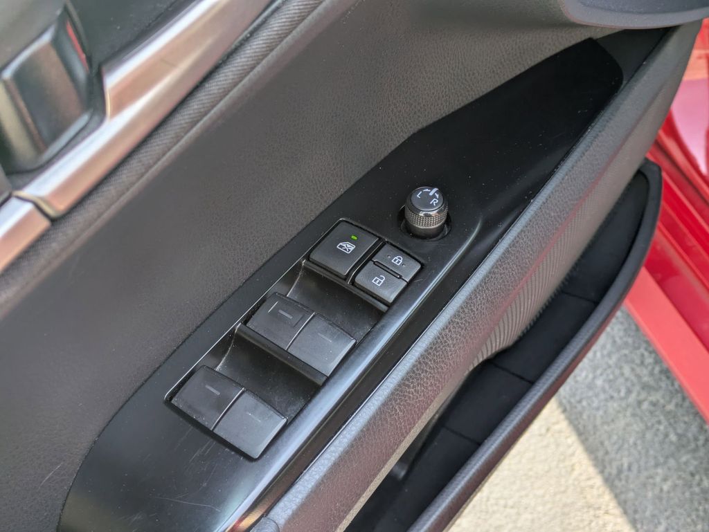 Thumbnail: 2025 Toyota Camry - 13