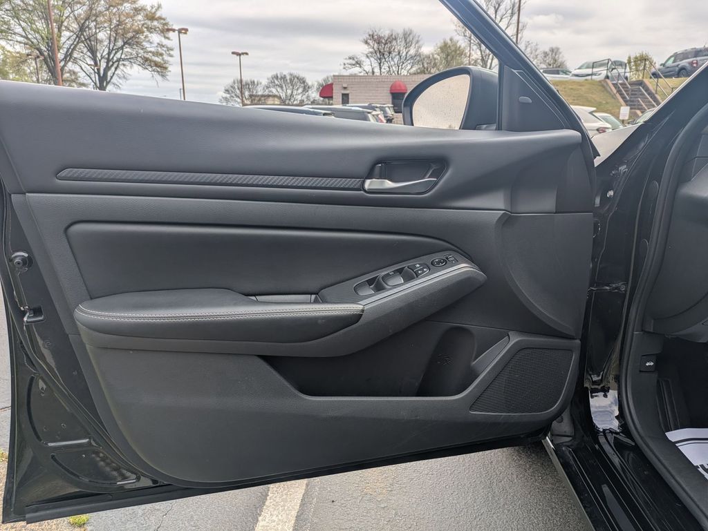 Thumbnail: 2025 Nissan Altima - 11