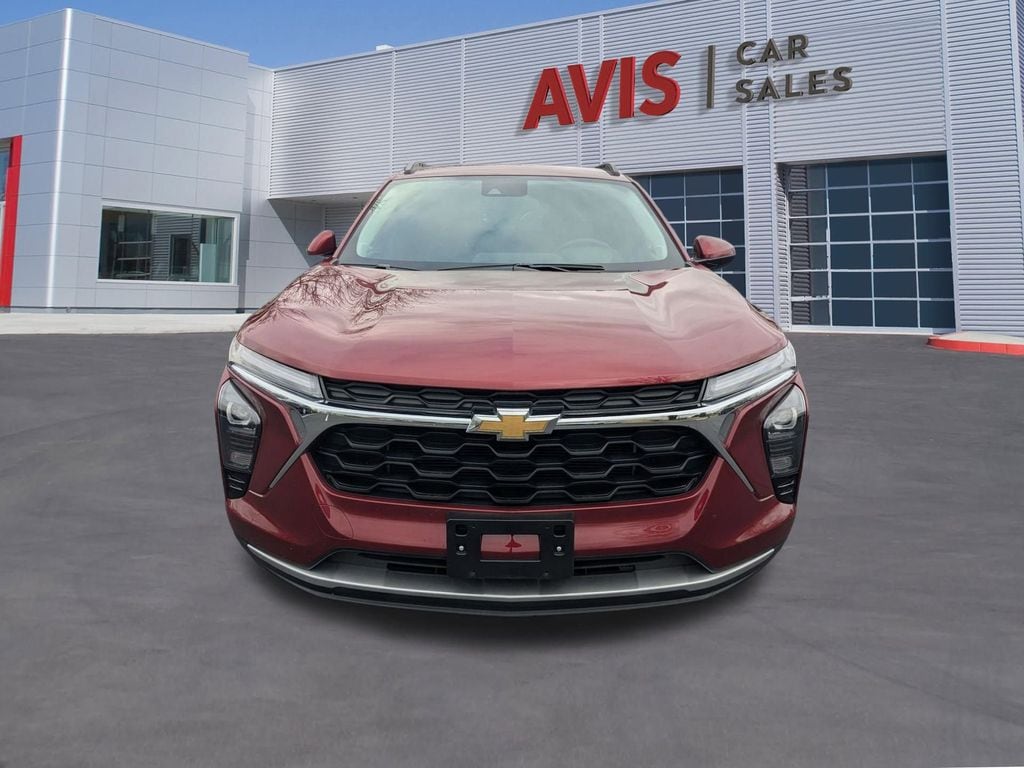 Thumbnail: 2025 Chevrolet Trax - 2