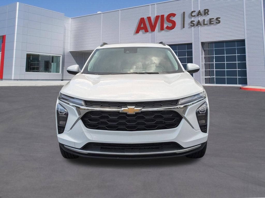 Thumbnail: 2025 Chevrolet Trax - 2