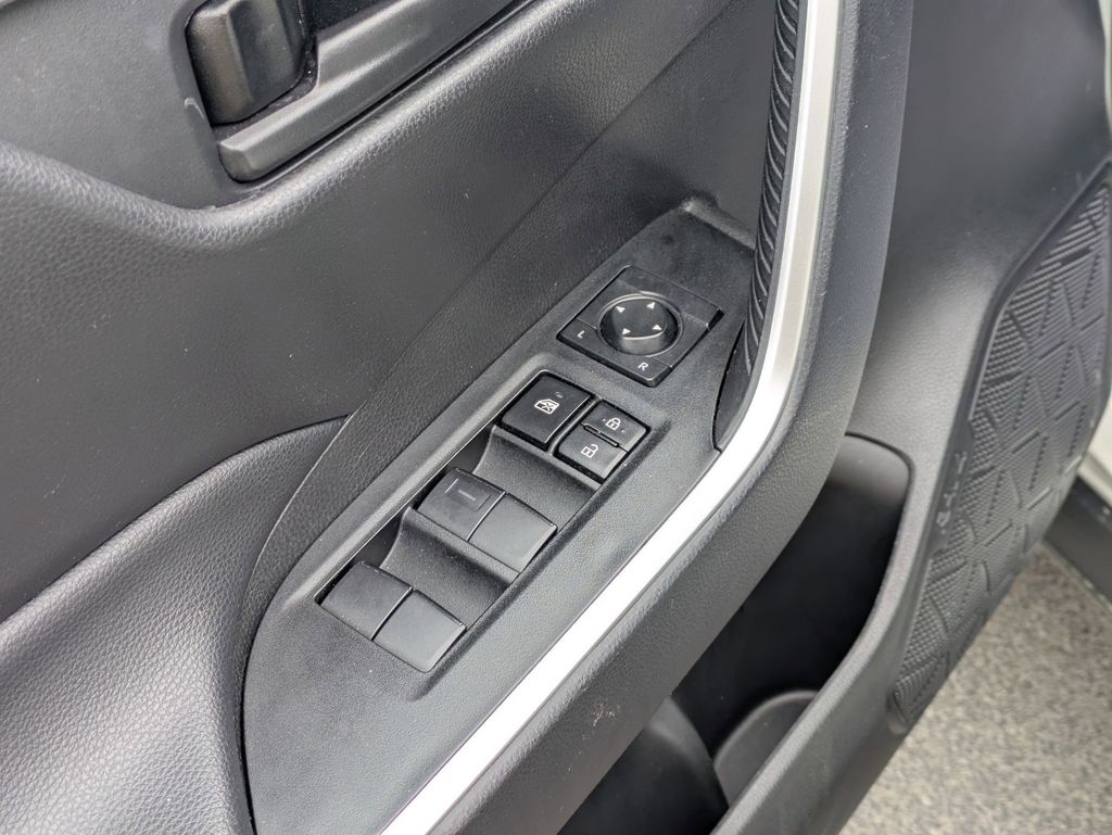 Thumbnail: 2025 Toyota RAV4 - 11