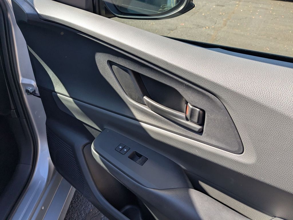 Thumbnail: 2024 Toyota Prius - 29