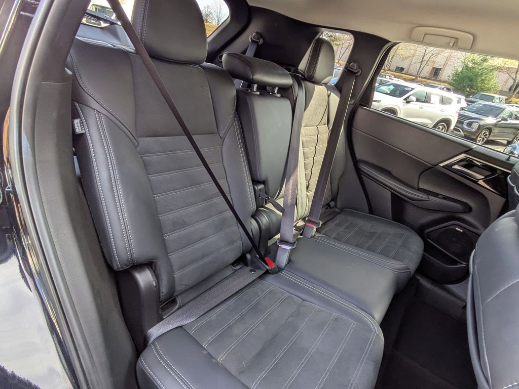 Thumbnail: 2025 Mitsubishi Outlander - 27