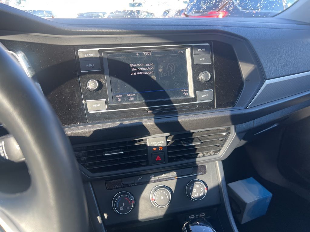 Thumbnail: 2024 Volkswagen Jetta - 3