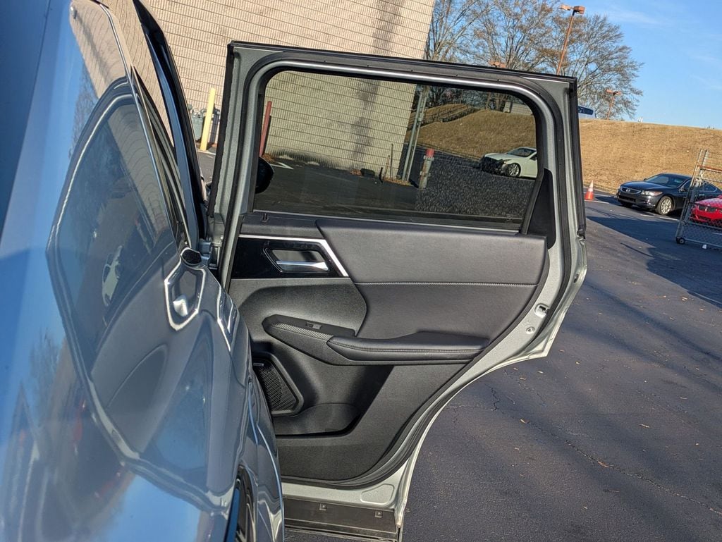 Thumbnail: 2025 Mitsubishi Outlander - 25