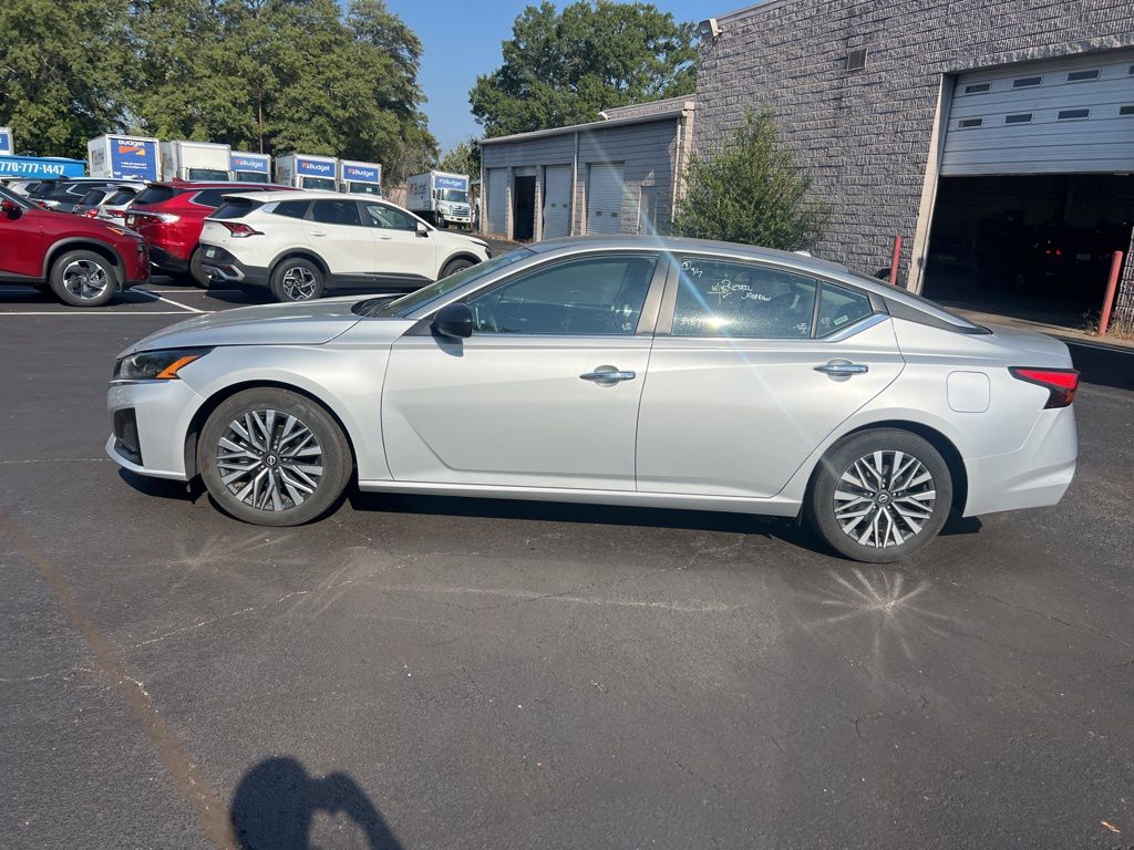Thumbnail: 2024 Nissan Altima - 6