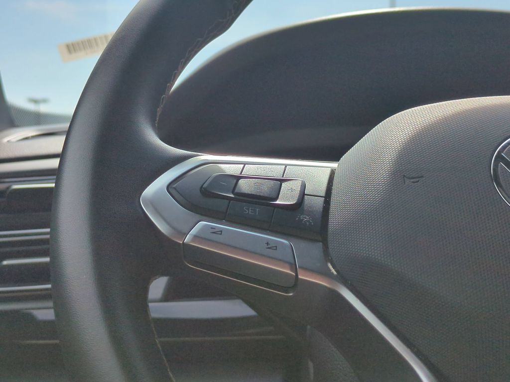 2025 Volkswagen Atlas Cross Sport SE w/Tech - Photo 17