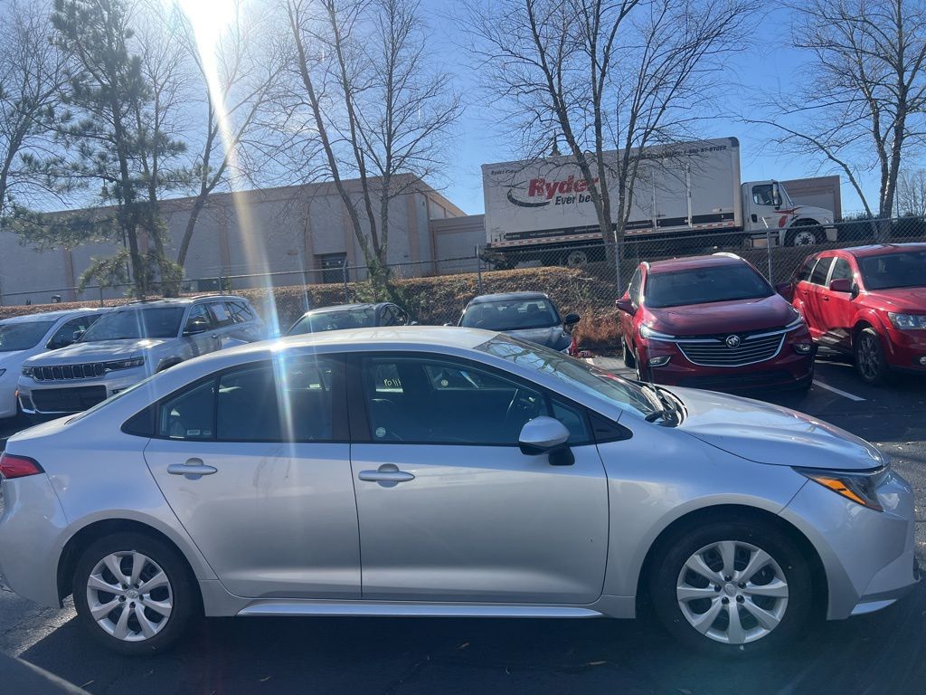 Thumbnail: 2024 Toyota Corolla - 10