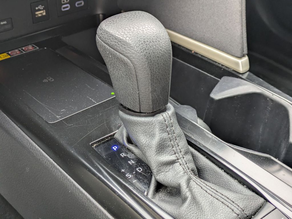 Thumbnail: 2025 Toyota Camry - 18