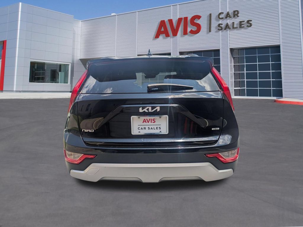 Thumbnail: 2025 Kia Niro - 7