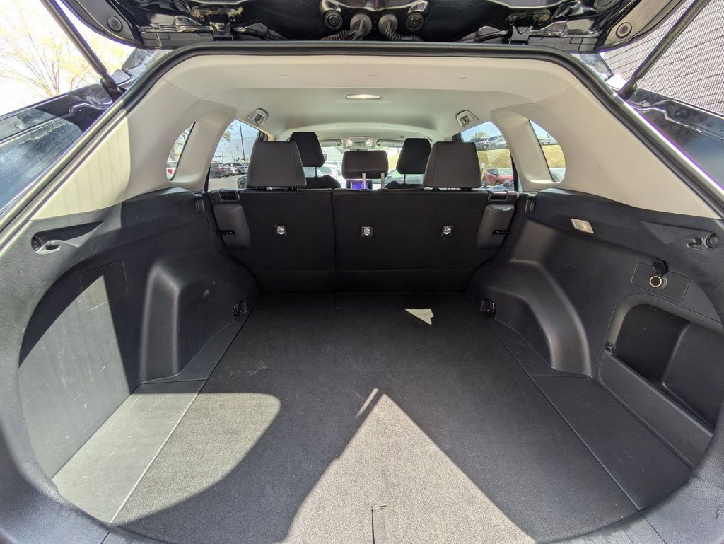 Thumbnail: 2025 Toyota RAV4 - 30