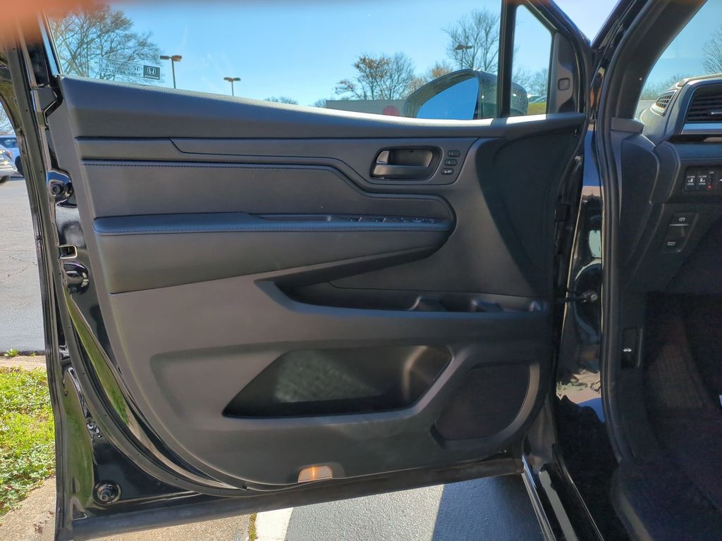 Thumbnail: 2025 Honda Odyssey - 9