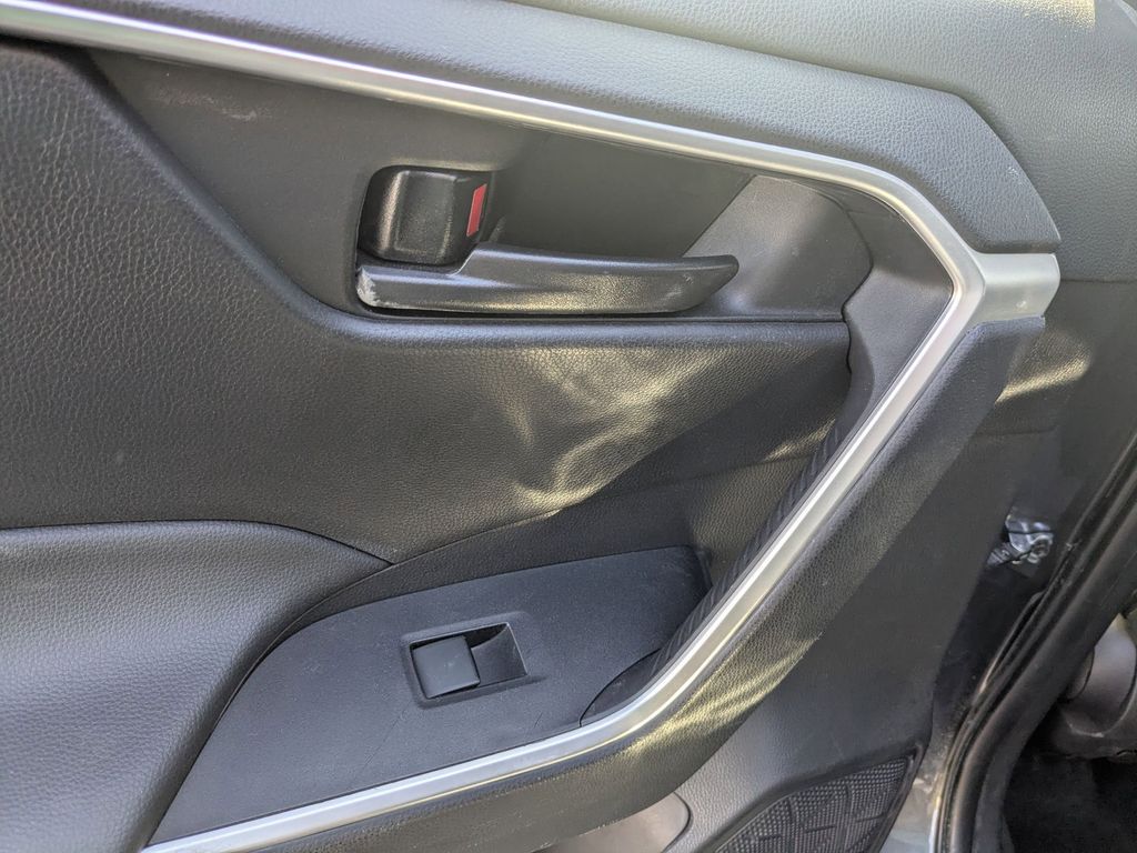 Thumbnail: 2024 Toyota RAV4 - 25