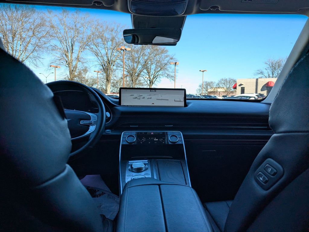 Thumbnail: 2024 Genesis GV80 - 25