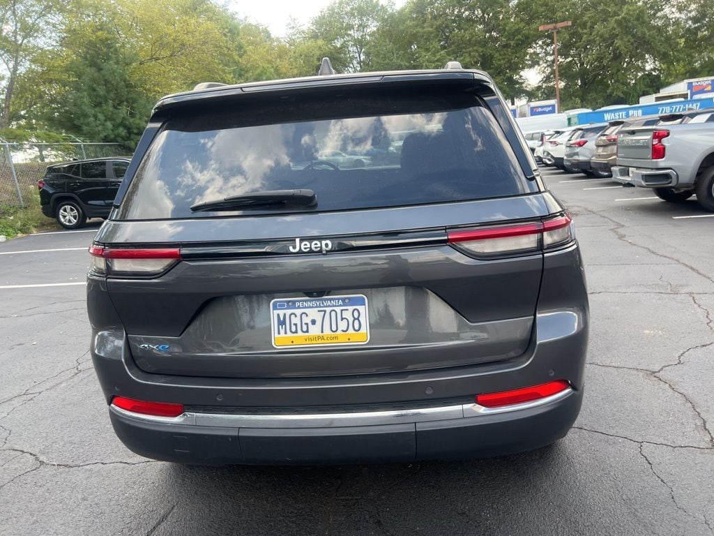 Thumbnail: 2023 Jeep Grand Cherokee - 10