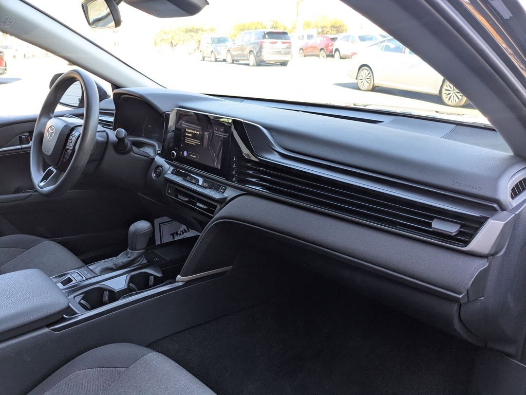 Thumbnail: 2025 Toyota Camry - 31