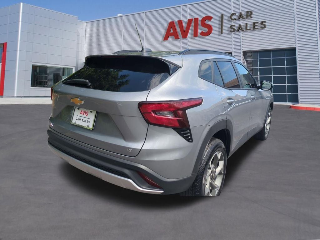 Thumbnail: 2025 Chevrolet Trax - 6