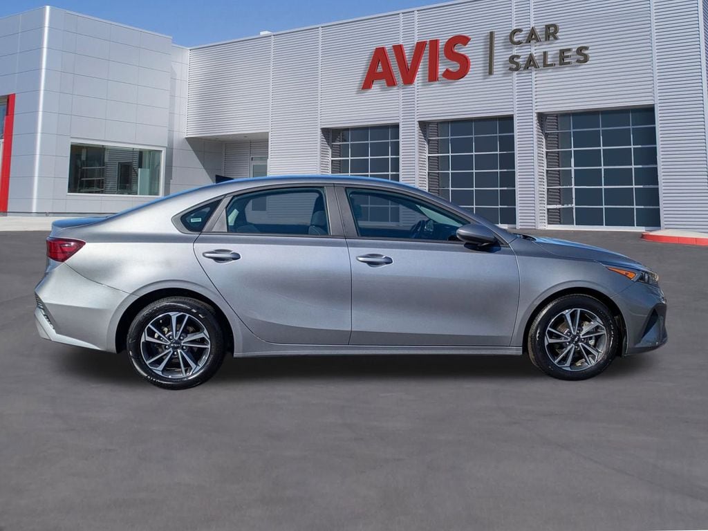 Thumbnail: 2024 Kia Forte - 5