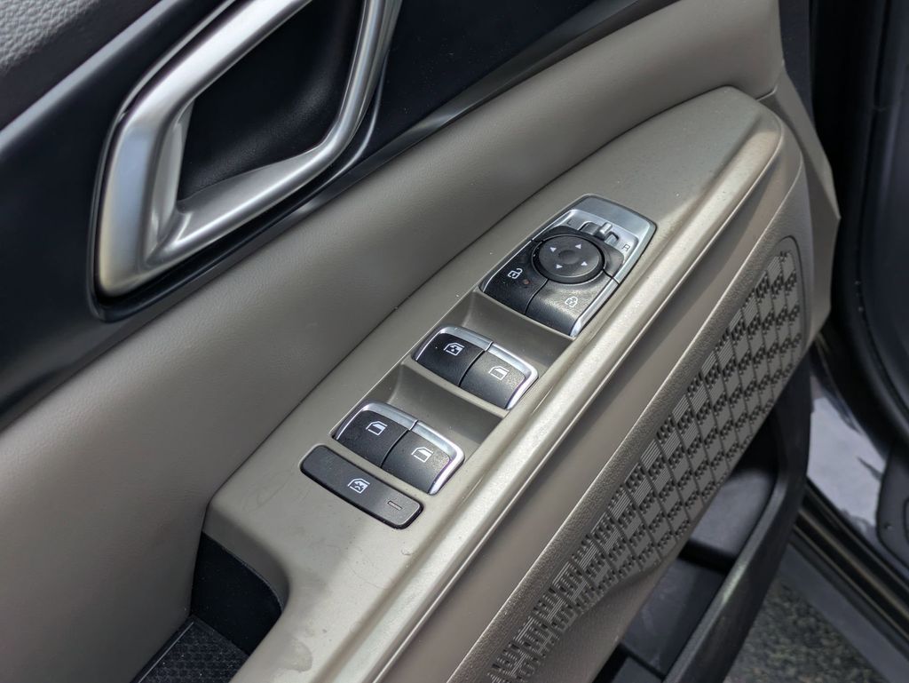 Thumbnail: 2025 Kia Carnival - 13