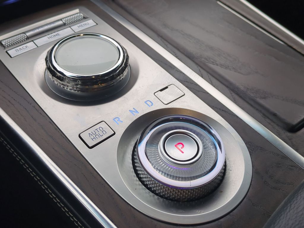 Thumbnail: 2024 Genesis GV80 - 20