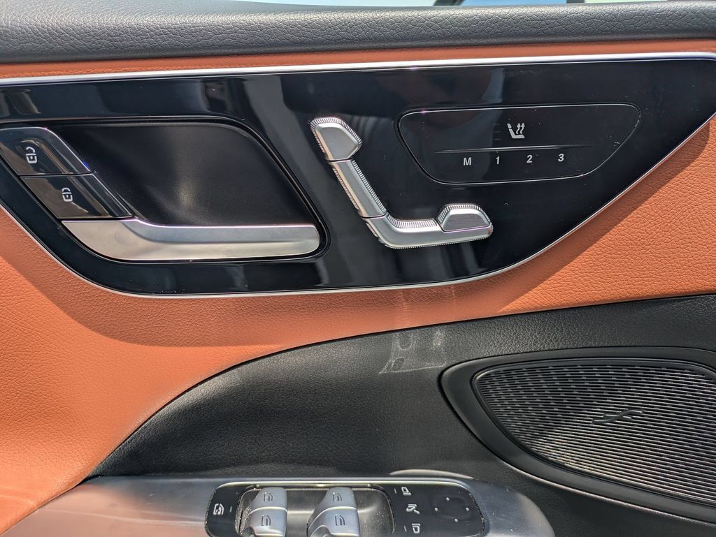 Thumbnail: 2025 Mercedes-Benz C-Class - 14