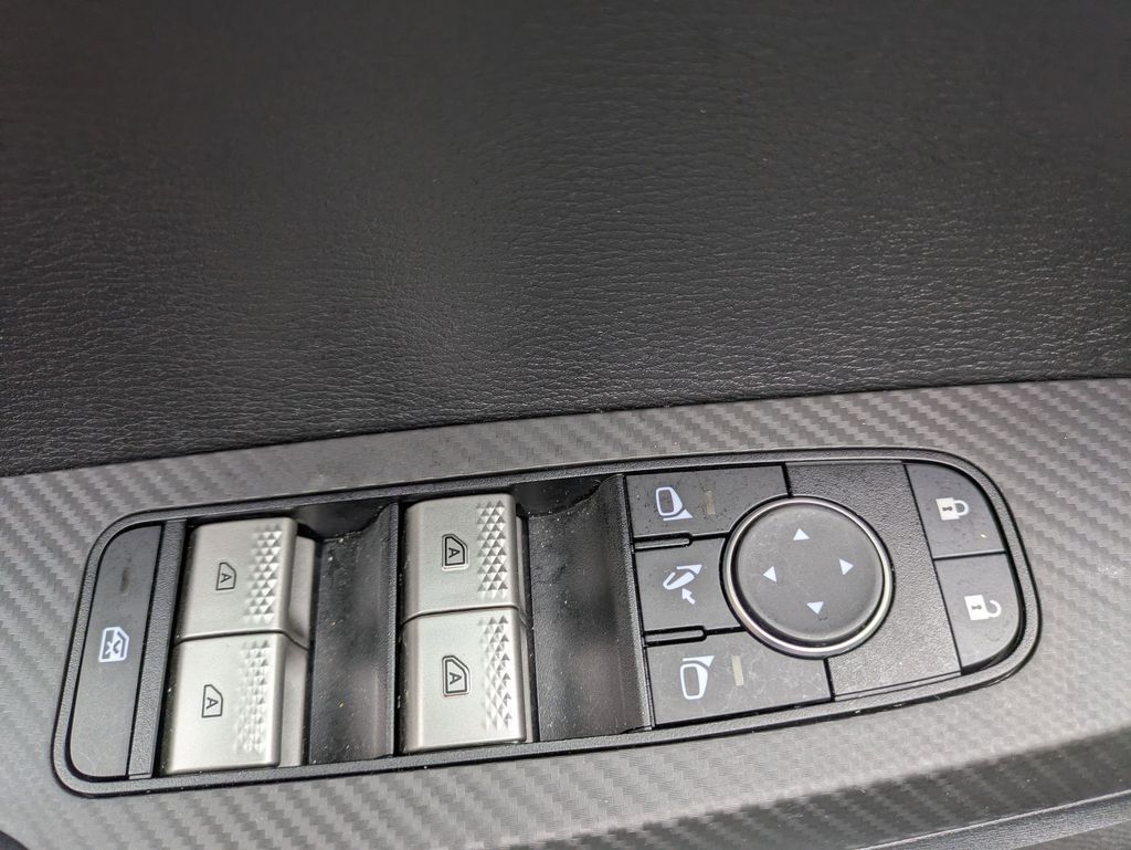 Thumbnail: 2024 Mitsubishi Outlander - 13