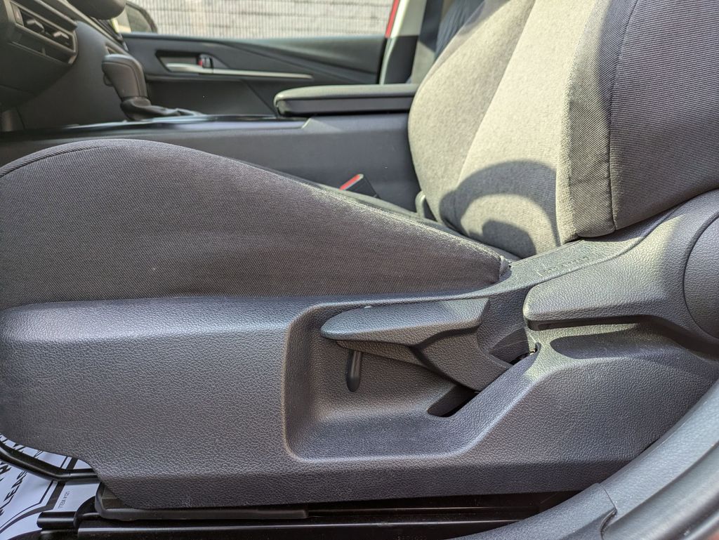 Thumbnail: 2025 Toyota Camry - 14